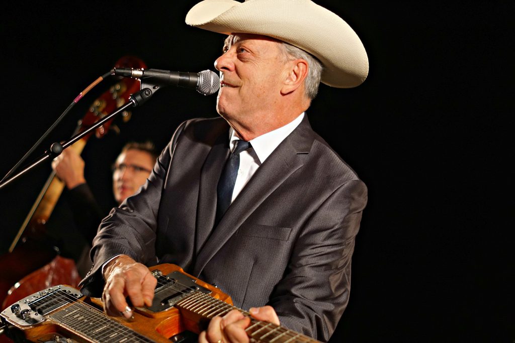 Junior Brown / Photo by Fally Afani